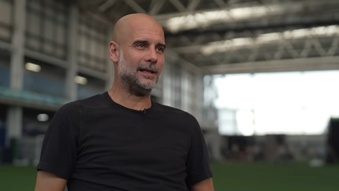 F: Captura Men in Blazers F: Captura Men in Blazers