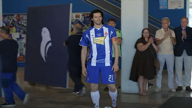 El Espanyol homenajea a Dani Jarque con una estatua de cera en el RCDE Stadium