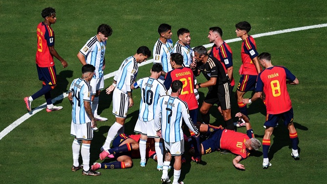 FIFA impone duras sanciones a los argentinos por su conducta en la final del Mundial