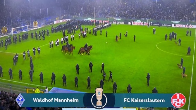 Más de 85 heridos en disturbios tras la invasión del campo en la Copa de Alemania