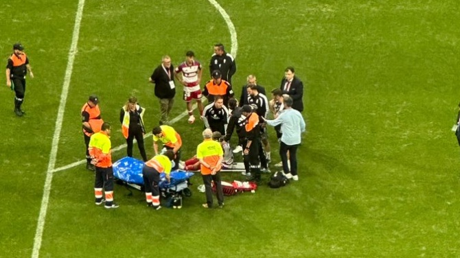 El jugador del Granada Owen Emeka  pasó la noche en un hospital por una conmoción