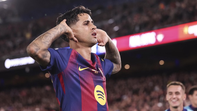 Ya es oficial: el lateral portugués Joao Cancelo firma contrato con el Barcelona hasta 2029