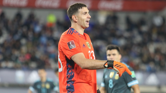 Emiliano 'Dibu' Martínez tenía las maletas hechas para irse y ha tenido que deshacerlas