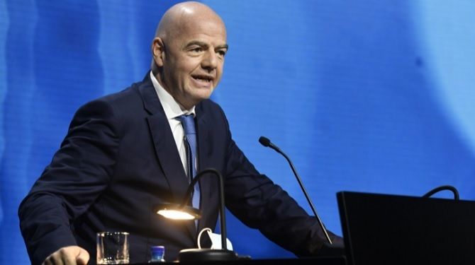Infantino respira tras recibir los apoyos de Argentina, México, la Conmebol y la CAF