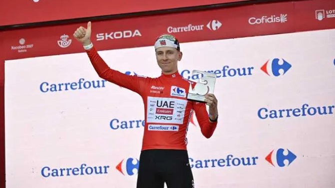 El esloveno Pogacar da el primer golpe a La Vuelta en la cuarta etapa celebrada en Andorra