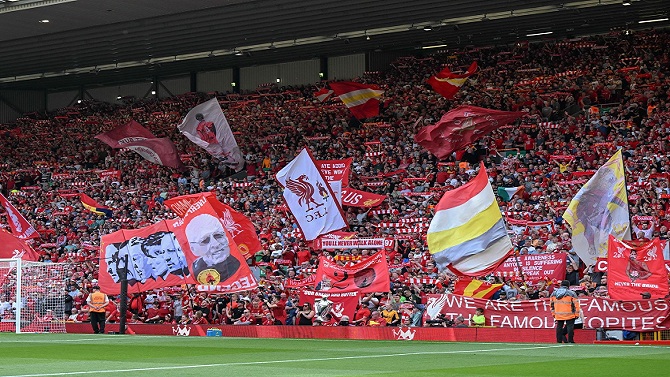La peña del Liverpool Spirit of Shankly pide explicaciones al club sobre el consorcio de Jeff Bezos
