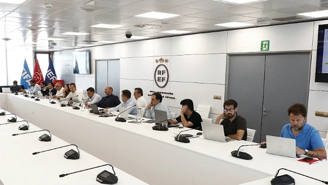 La RFEF aborda con los clubes de Primera Federación las novedades de la temporada