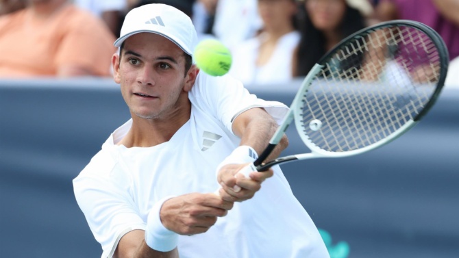 Rafa Jódar demuestra su mentalidad ganadora y vence al francés Moutet en el debut en Canadá