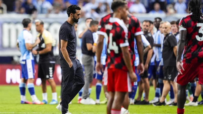 Arbeloa, expulsado en su regreso a España; el Fulham se niega a tirar penaltis y se retira