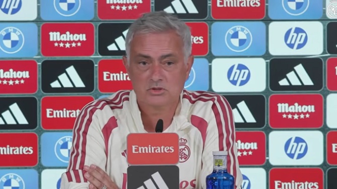 Mourinho: “No pienso que haya un árbitro que piense que es amigo de Negreira”