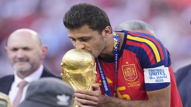 El City rechaza otra oferta de más de 60 millones del Barça por Rodri, según Sky Sports