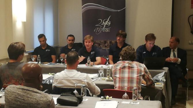 F: @ajfs1998 F: @ajfs1998