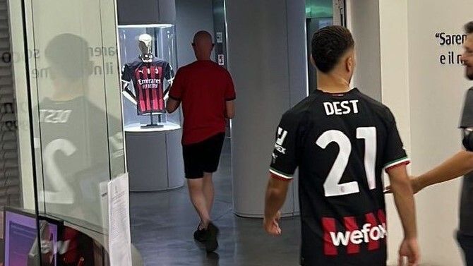 F: Twitter - Periodista @Polyccio8 &middot;