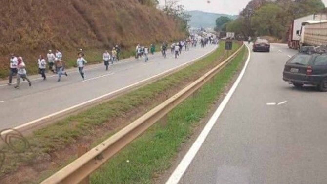 F: Twitter F: Twitter