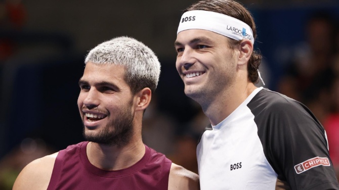 Carlos Alcaraz posa con Taylor Fritz antes de la final del torneo de Tokio 2025 - Rodrigo Reyes Marin/ZUMA Press W / DPA Carlos Alcaraz posa con Taylor Fritz antes de la final del torneo de Tokio 2025 - Rodrigo Reyes Marin/ZUMA Press W / DPA