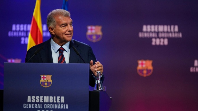 Joan Laporta pide al socio aprobar más deuda para ir 
