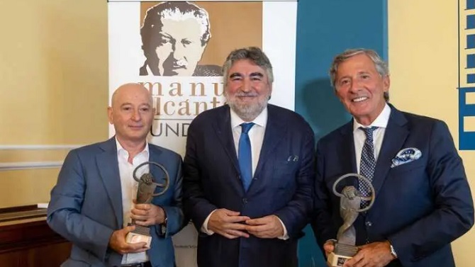 Jesús Álvarez y Orfeo Suárez reciben el VIII Premio Nacional de Periodismo Deportivo Manuel Alcántara