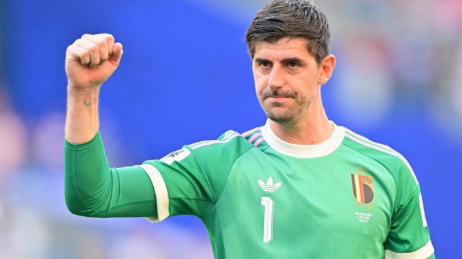 Courtois acuerda con Van Bommel no disputar la Liga de Naciones con su selección