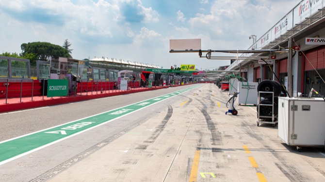 La Comisión de Grandes Premios prohíbe desde 2027 practicar la salida desde el 'pit lane'