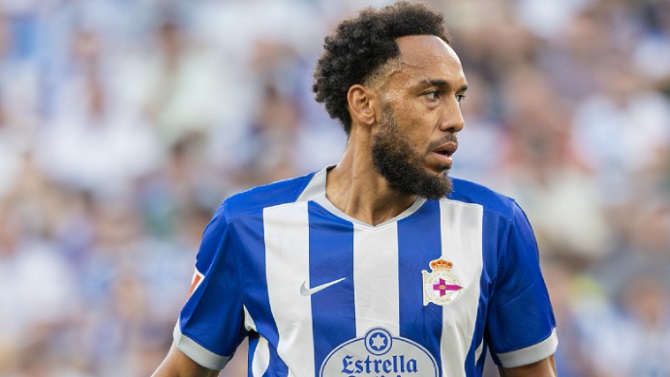 El goleador del Dépor, Aubameyang, pasará por el quirófano por una lesión de menisco