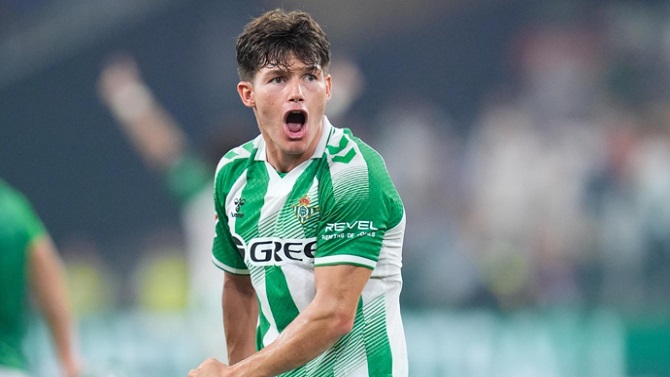 El bético Fran García sustituye a Alejandro Grimaldo en la selección por lesión