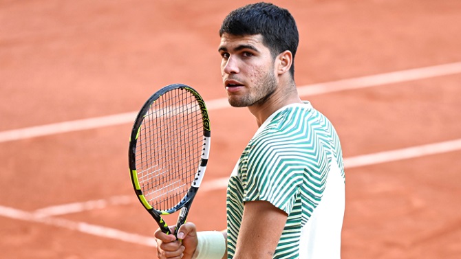 Alcaraz lleva 4 horas y 21 minutos menos en pista que Zverev, su gran rival en el US Open