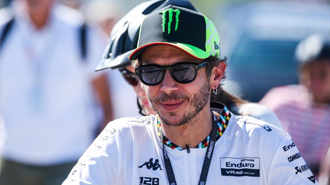 Valentino Rossi subastará su plaza de copiloto en Montmeló para el Legado María de Villota