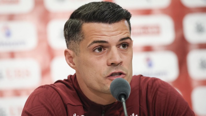 El capitán de suiza Xhaka admite haber falsificado el certificado de vacunación del COVID