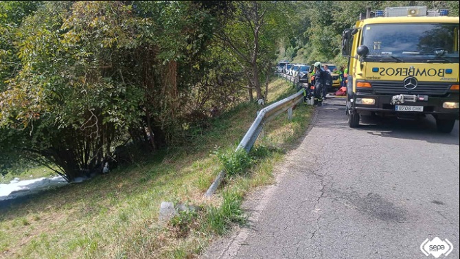 Una copiloto de 20 años fallece al incendiarse su coche en el Rally de Llanes, en Asturias