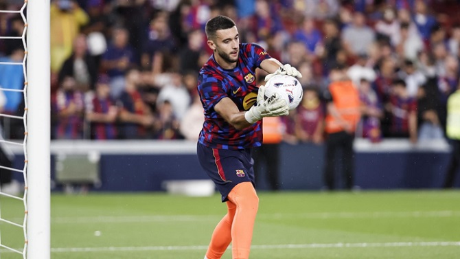 Joan Garcia tiene una lesión de rodilla pero el Barça no especifica el tiempo de baja