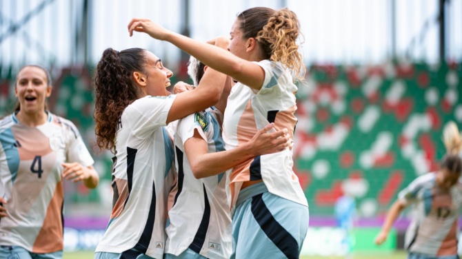 La selección femenina sub-20 se impone con autoridad a Italia y jugará la final del Mundial