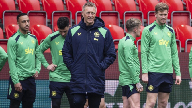 Los jugadores de la selección de Irlanda votan a favor de jugar su partido contra Israel