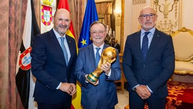 La prensa marroquí acusa a De la Fuente y Louzán de 