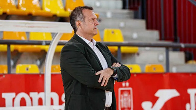 Jesús Velasco renueva hasta julio de 2029 como seleccionador nacional de fútbol sala