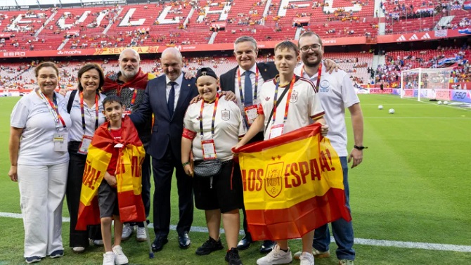 La RFEF lucha contra los efectos del cáncer en menores a través del proyecto Capitán Volante