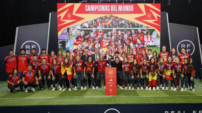 La RFEF rinde homenaje a las brillantes campeonas del mundo sub-20