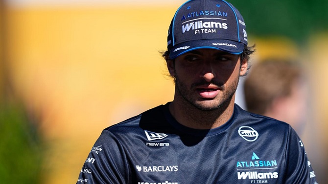 Carlos Sainz, penalizado, saldrá 14º en Bakú por incumplir la bandera amarilla