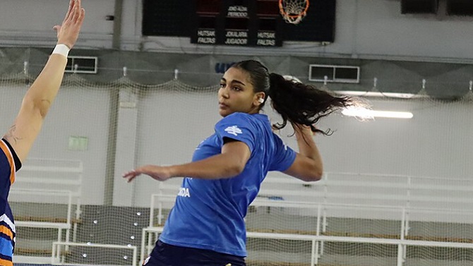 Accidentada final de la Supercopa de balonmano femenino con varias lesionadas