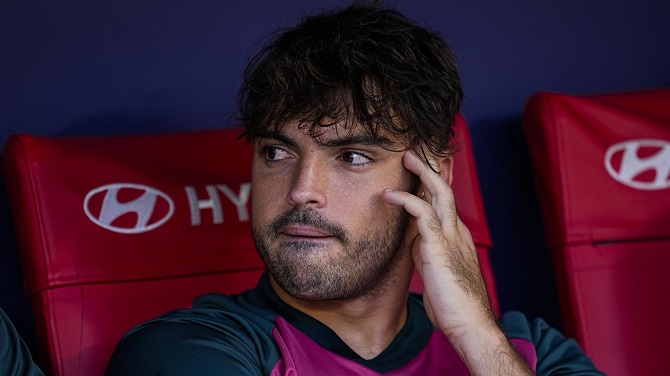 Raúl Asencio podría estar de baja varios meses por una fractura de estrés en la tibia