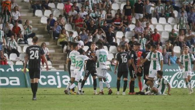 Momento antes de la expulsi&oacute;n de Aythami, el pasado s&aacute;bado. - S&Aacute;NCHEZ MORENO/Diario de C&oacute;rdoba