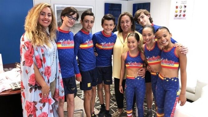 Gloria G&oacute;mez, en el centro, en una imagen de archivo como directora general de Cantabria  //  Gobierno de Cantabria