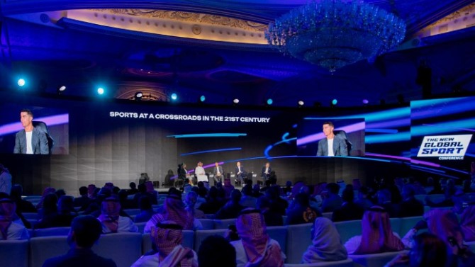 F: Twitter - @Cristiano