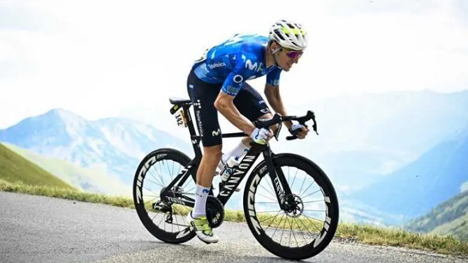El ciclista español Pablo Castrillo renueva con el equipo Movistar Team hasta 2030