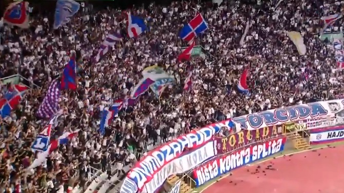 Croacia condena los cánticos nazis y antisemitas de hinchas del Hajduk en el partido con Ajax