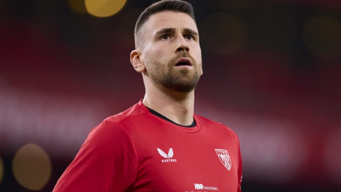 Los españoles Unai Simón y Cata Coll son premiados con el Balón de Oro a mejor porteros