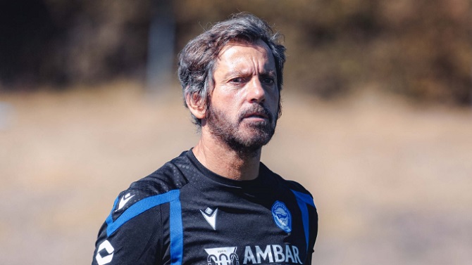 El entrenador del Alavés, Quique Sánchez Flores, operado de una lesión de rodilla
