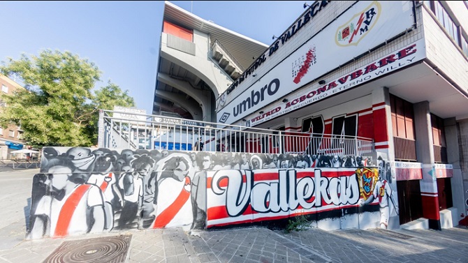 El Rayo devolverá la franja a la camiseta y se compromete a una