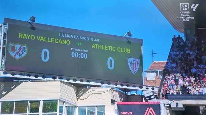 Suspendido el Rayo - Athletic en Vallecas en el minuto 13 por lanzamiento de objetos al campo