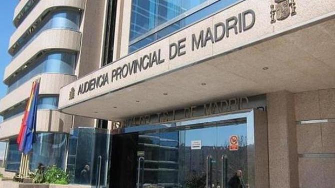 Condenada a un año de prisión por vender mascarillas falsas del Real Madrid y Atlético