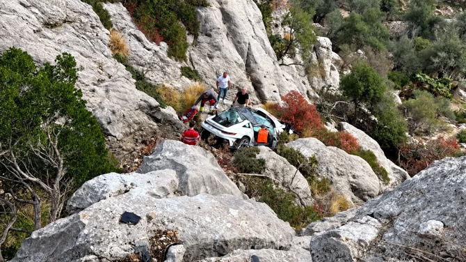 Muere un piloto y el copiloto herido grave al caer por un barranco en un rally en Mallorca